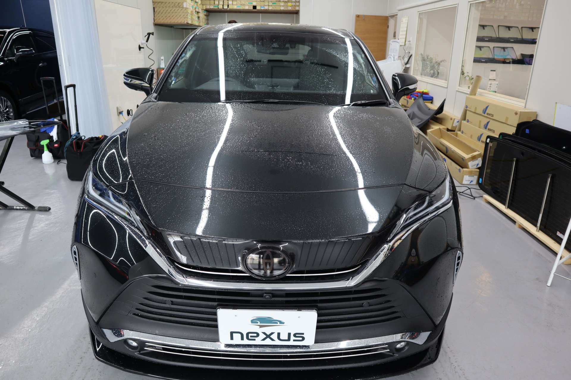 ハリアー フロントガラスゴーストフィルム施工 Nexus株式会社 地元岡山市からお車を愛する方に向けて様々な情報を発信するブログを運営中