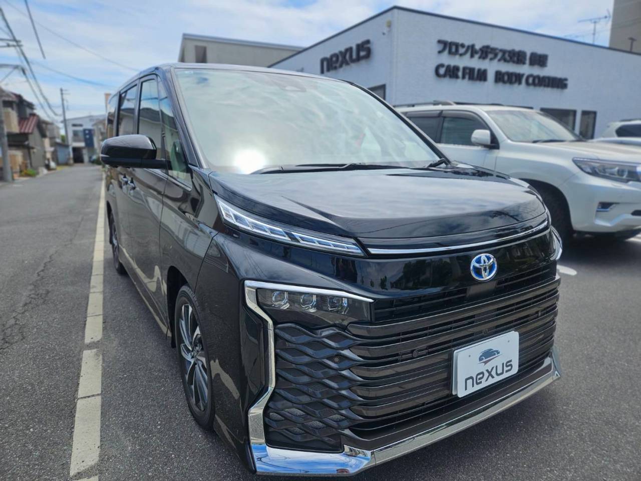 総社市のお客様にコーティング(セラミックウルトラ)+フィルム(ドット対応)施工 VOXY【nexus株式会社】