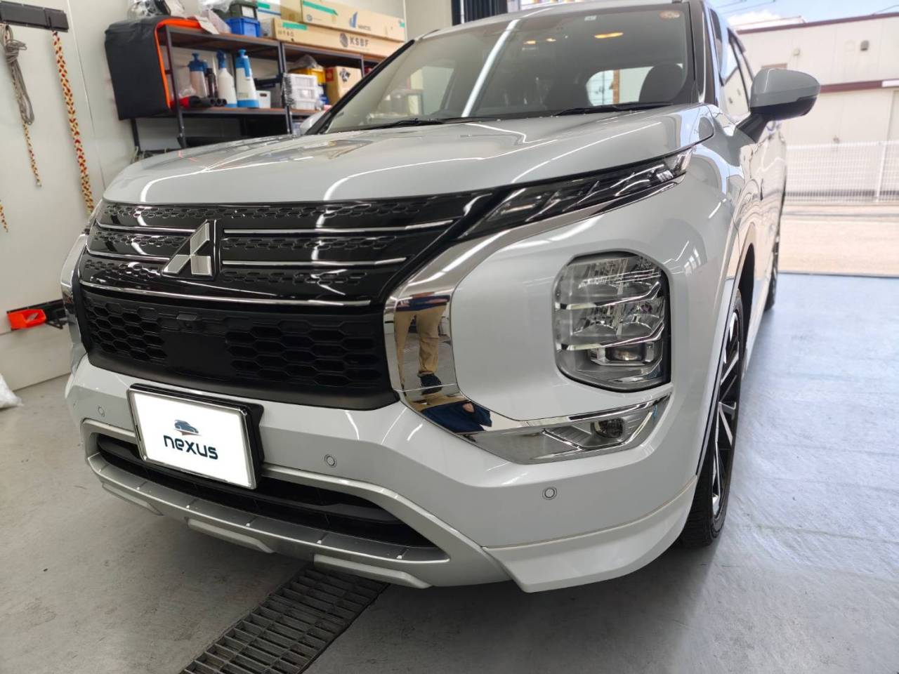 玉野市のお客様にフロントガラス飛び石修理　アウトランダー【nexus株式会社】