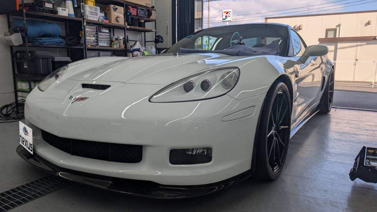 岡山市のお客様にフロントガラス飛び石修理　コルベット【nexus株式会社】