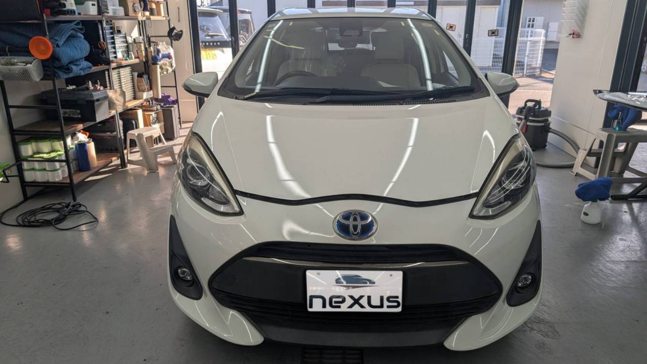 総社市のお客様にフロントガラス交換　アクア【nexus株式会社】