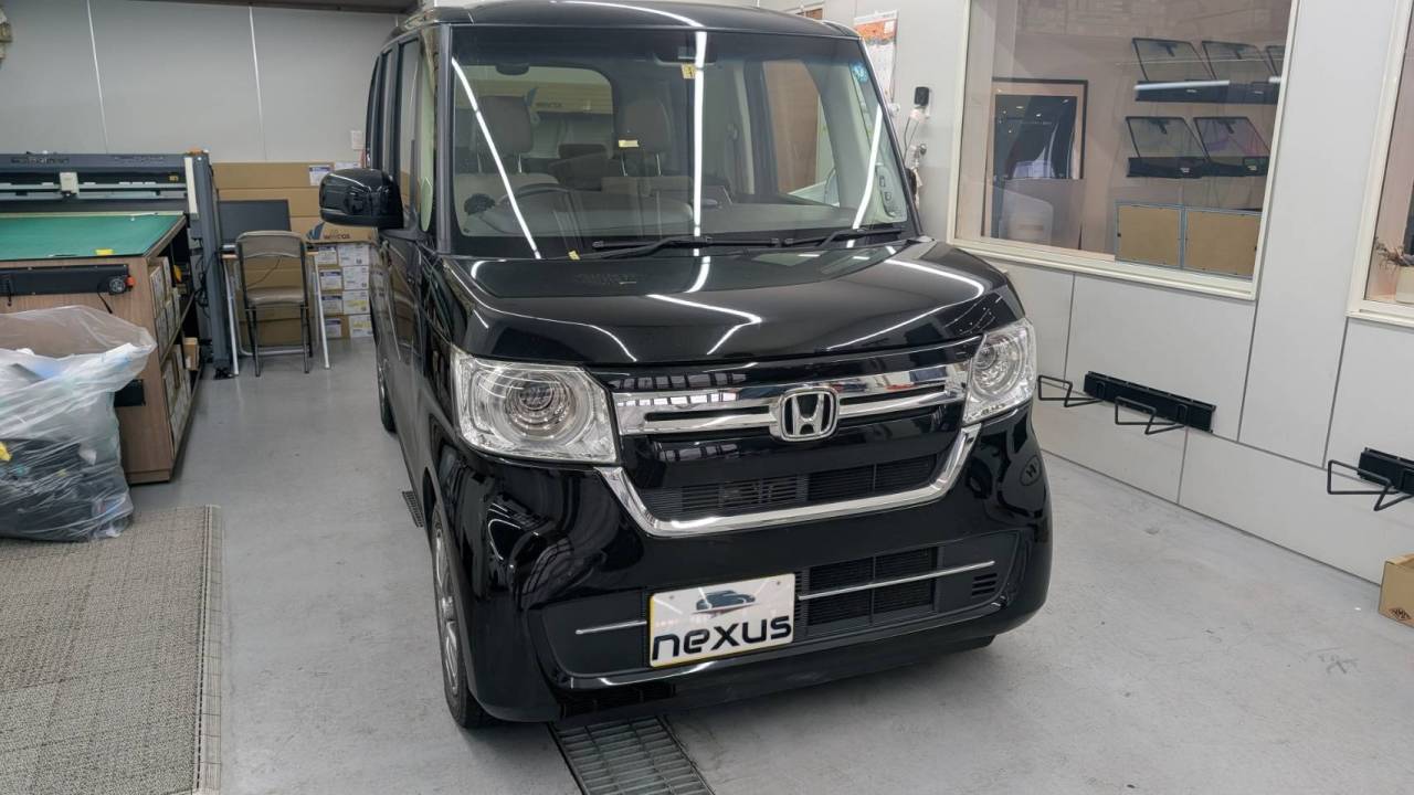 和気郡のお客様にフロントガラス交換　N-BOX【nexus株式会社】