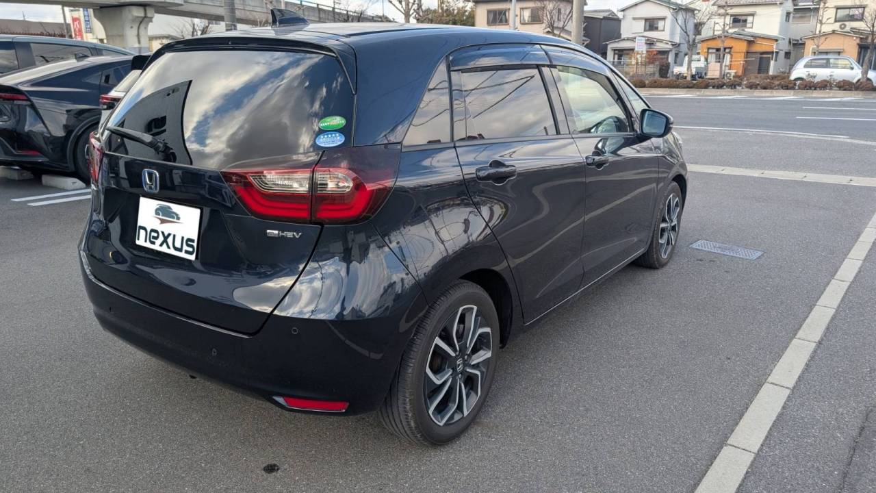 倉敷市のお客様にカーフィルム(シルフィード20％) フィット【nexus株式会社】