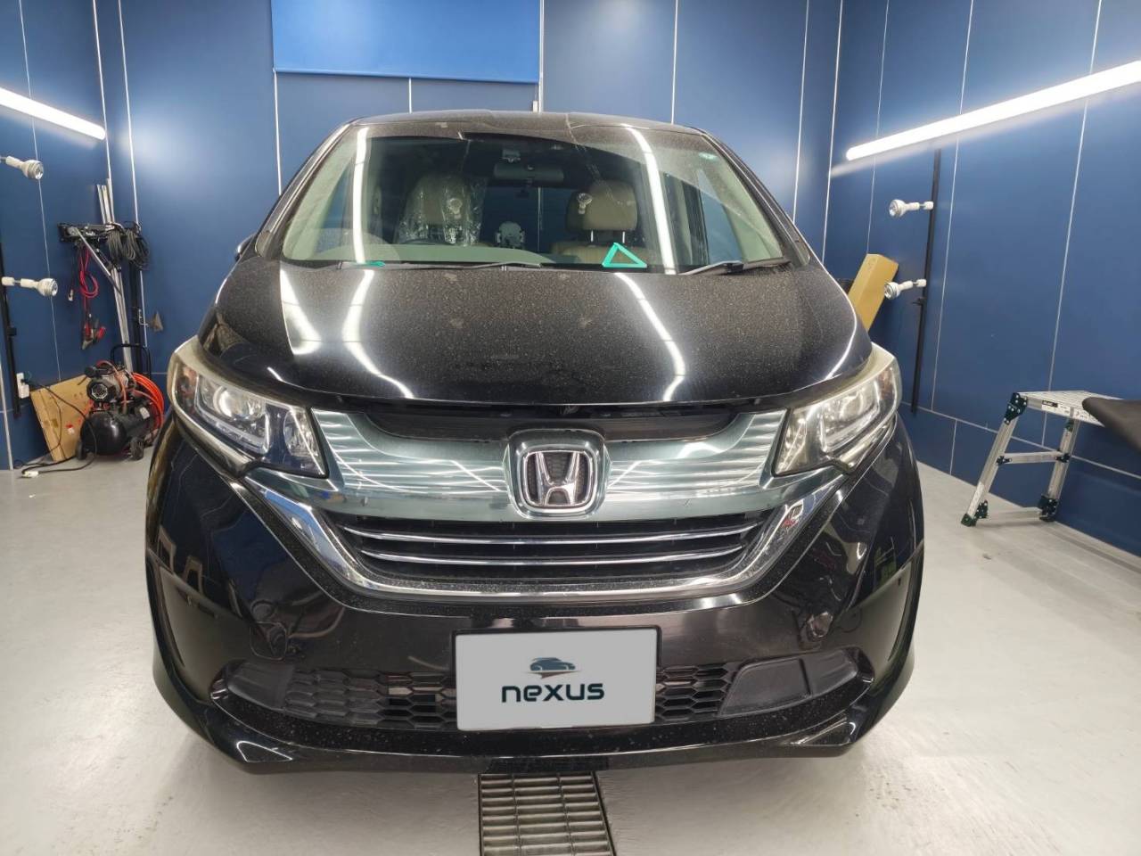 岡山市のお客様にフロントガラス交換　フリード【nexus株式会社】