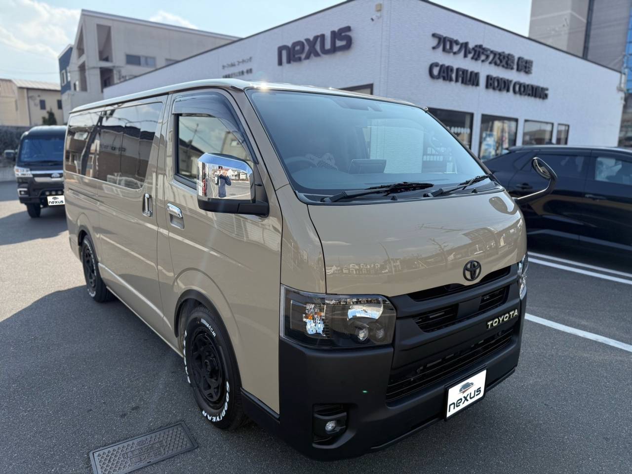 玉野市のお客様にカーフィルム(プレミアム10％) ハイエース【nexus株式会社】