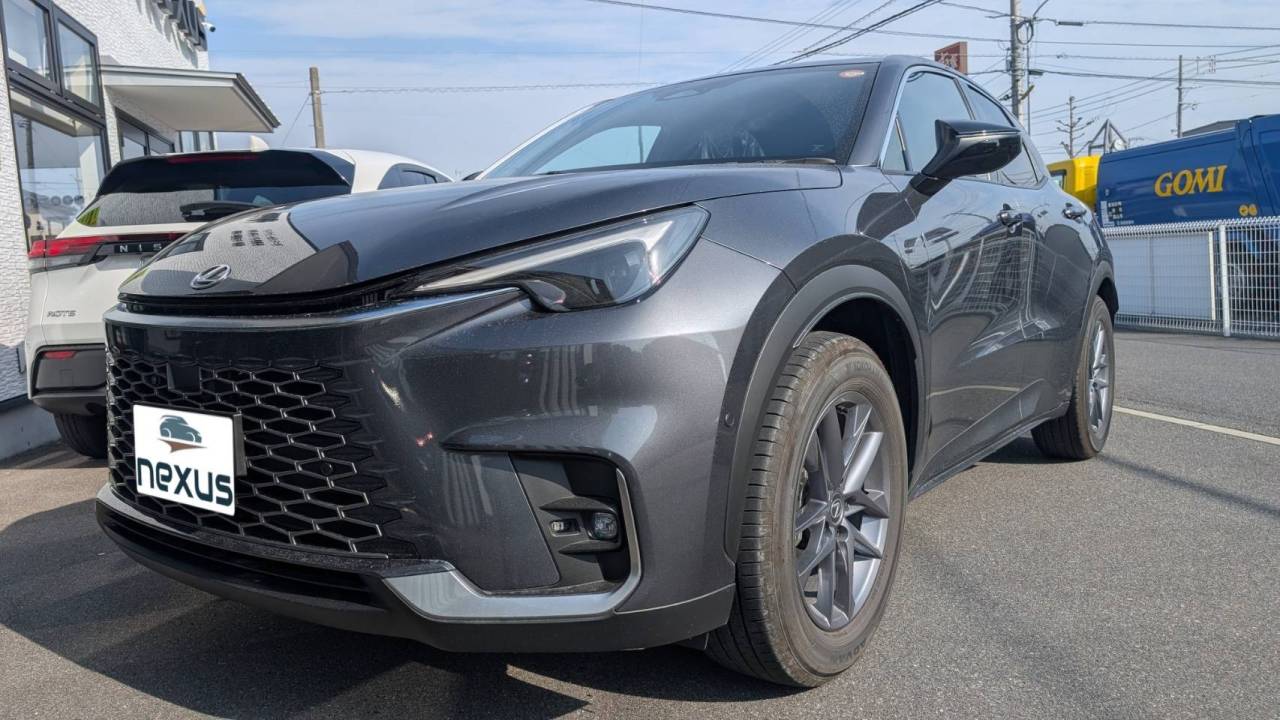 岡山市のお客様にフロントガラス飛び石修理　LBX【nexus株式会社】