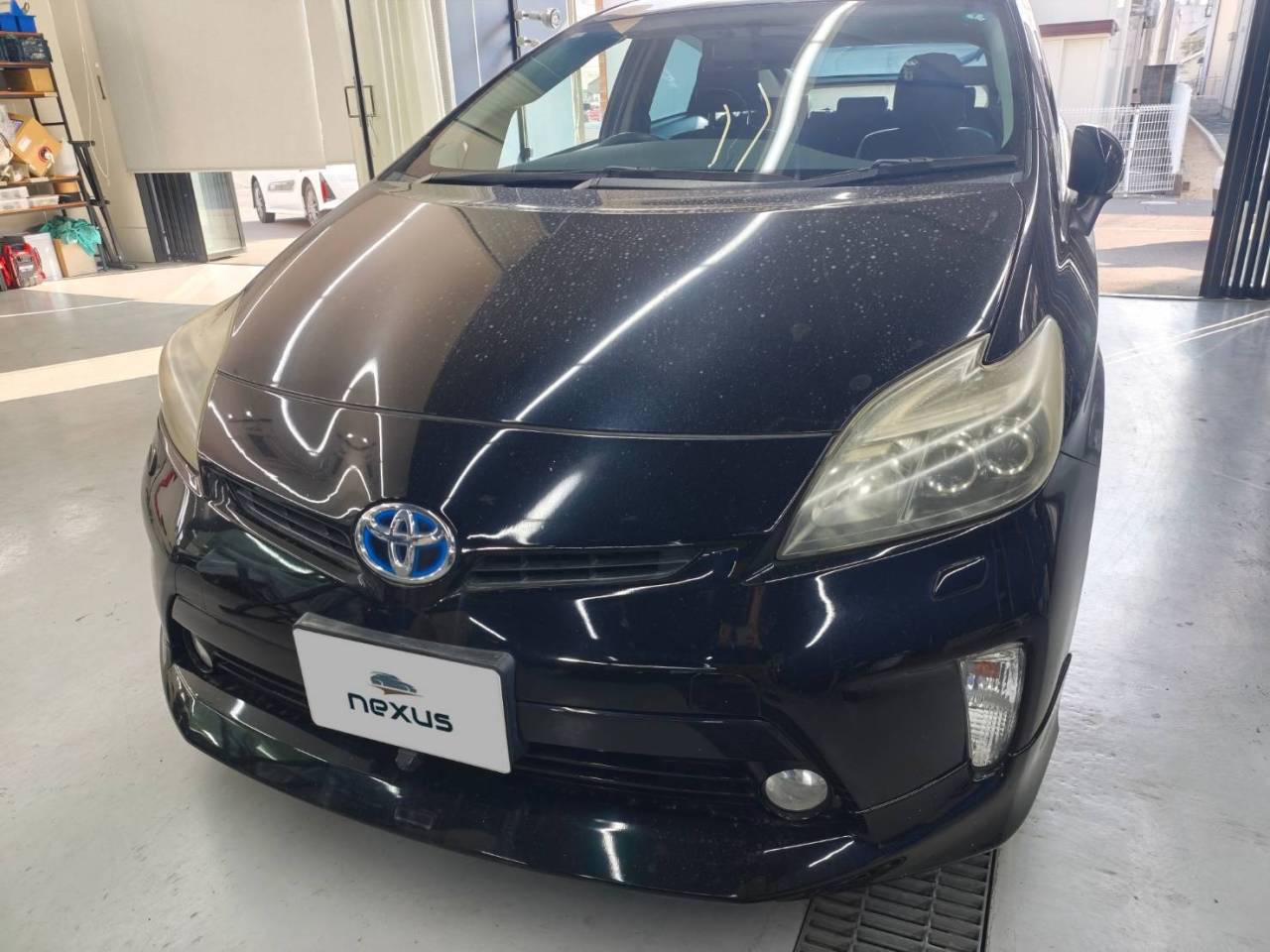 岡山市のお客様にフロントガラス交換　プリウス【nexus株式会社】