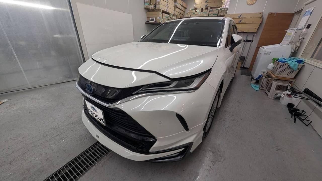 福山市のお客様にフロントガラス交換　ハリアー【nexus株式会社】