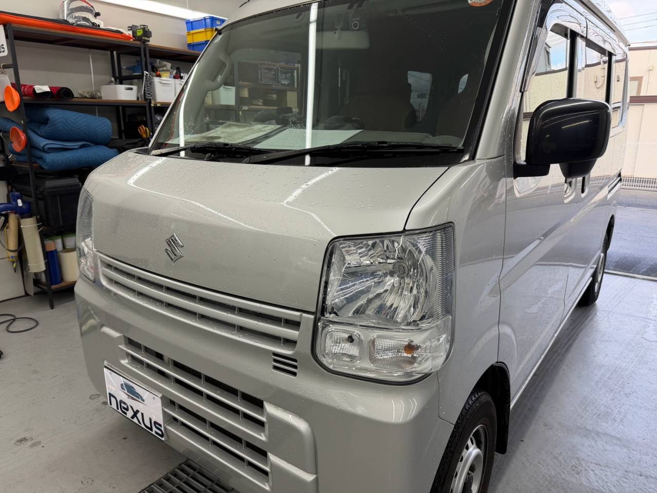 岡山市のお客様にフロントガラス飛び石修理　エブリィ【nexus株式会社】