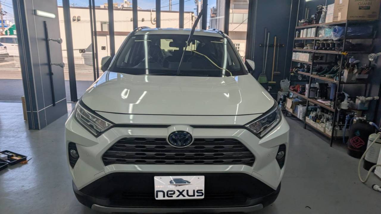 倉敷市のお客様にフロントガラス交換　RAV4【nexus株式会社】