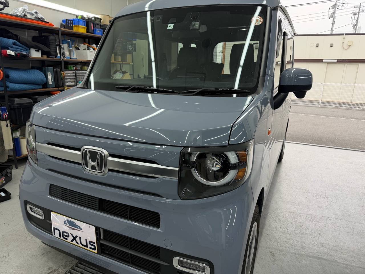 瀬戸内市のお客様にフロントガラス飛び石修理　N-BOX【nexus株式会社】