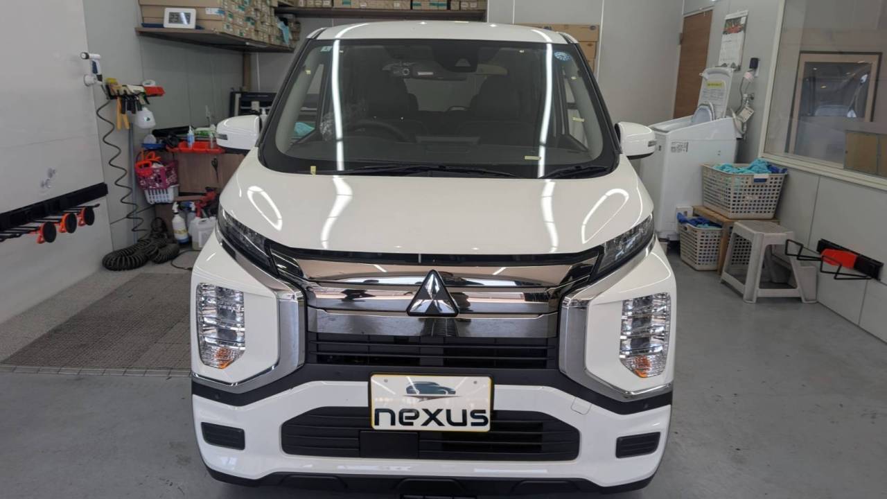 岡山市のお客様にフロントガラス交換　ekクロスEV【nexus株式会社】