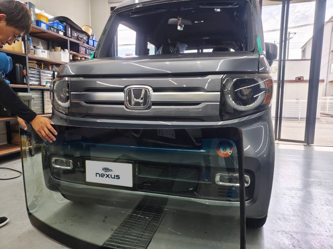 美作市のお客様にフロントガラス交換　N-VAN【nexus株式会社】