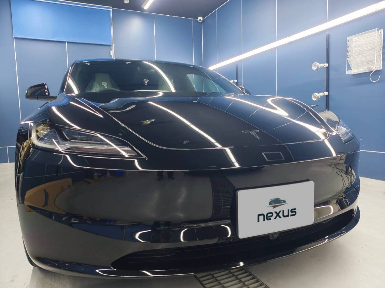 岡山市のお客様にコーティング(2Layer)　テスラmodel3【nexus株式会社】