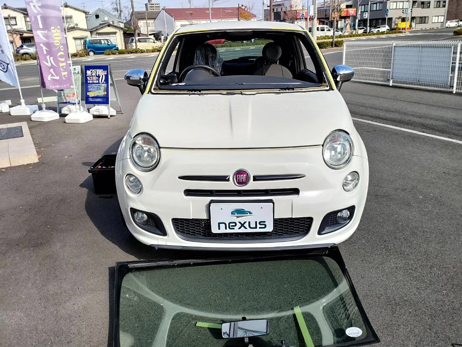 岡山市のお客様です。フロントガラス交換･修理　Fiat 500【nexus株式会社】